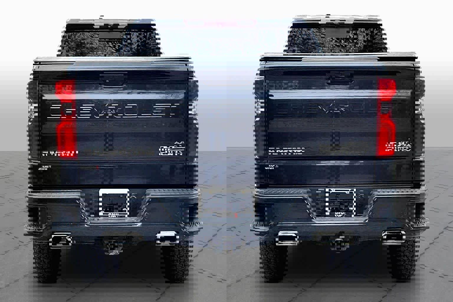 Used 2023 Chevrolet Silverado 1500 High Country w/ Z71 Off-Road Package AWD/4WD image 5