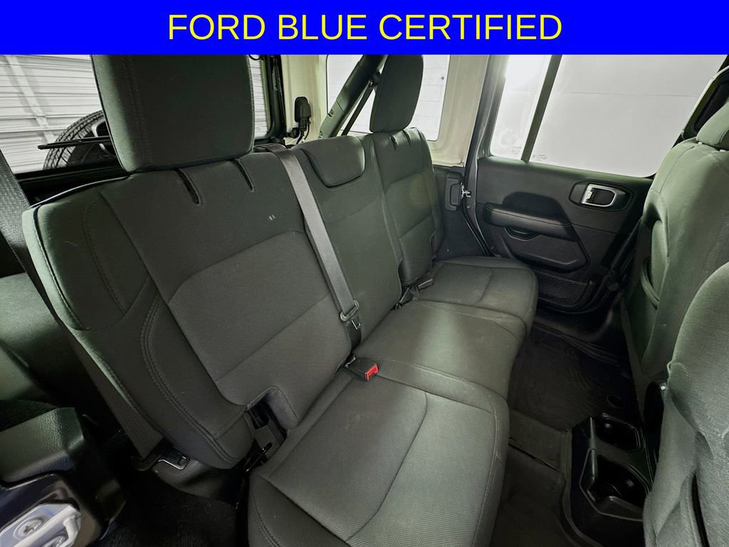 Used 2022 Jeep Wrangler Unlimited Sahara image 25
