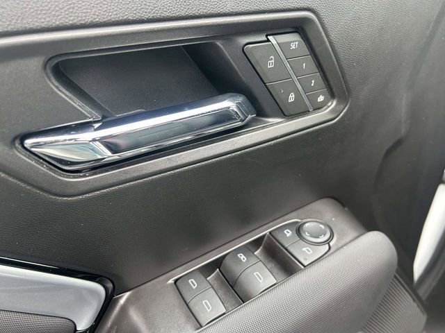 Used 2025 Chevrolet Colorado Z71 w/ Z71 Convenience Package 2 image 17