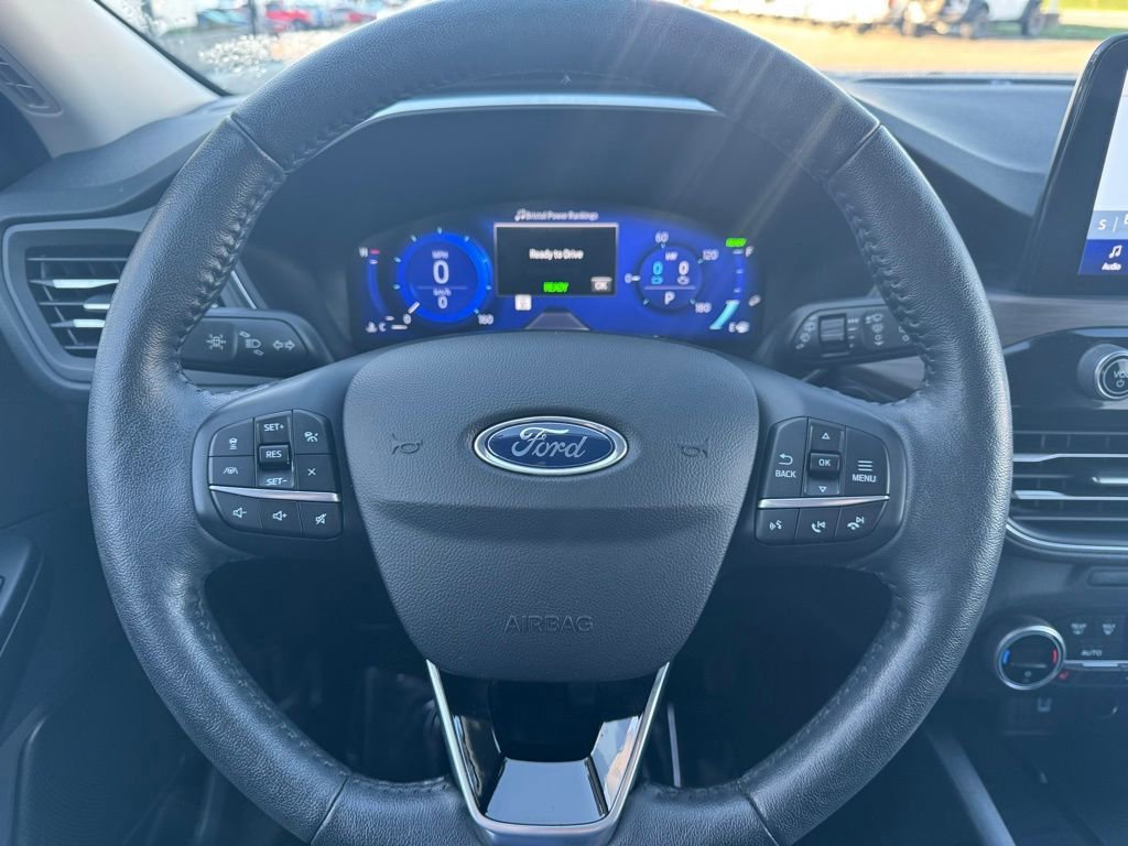 Certified 2020 Ford Escape Titanium AWD/4WD image 30