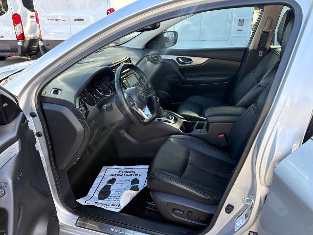 Used 2020 Nissan Rogue Sport SL w/ Premium Package FWD image 10