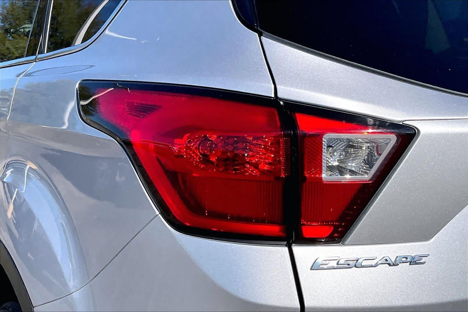 Certified 2019 Ford Escape SEL FWD image 25