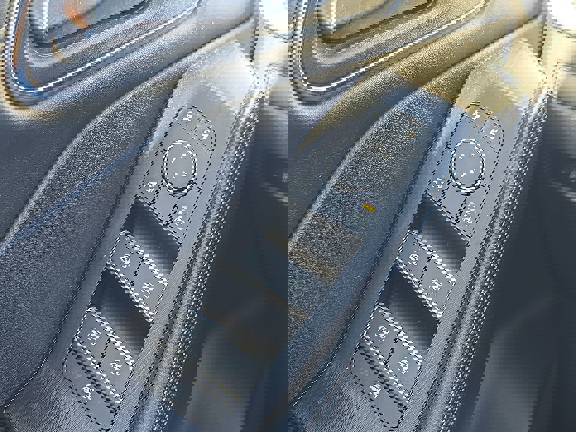 Used 2021 Nissan Rogue Platinum image 13