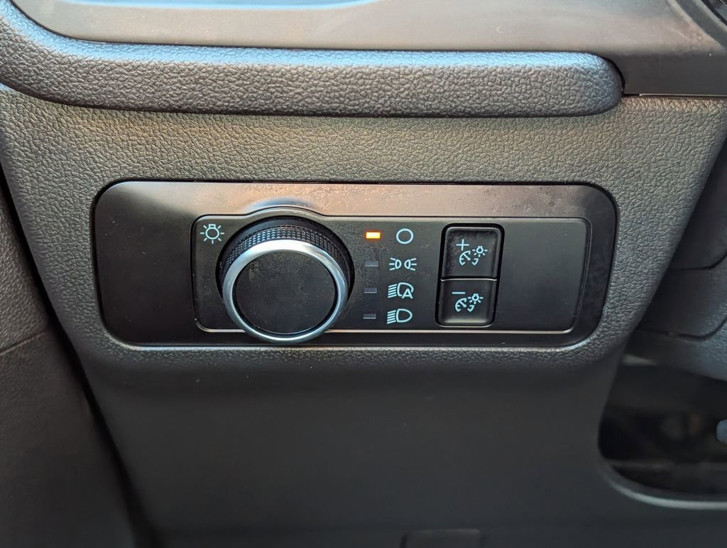 Certified 2025 Ford Escape ST-Line AWD/4WD image 16