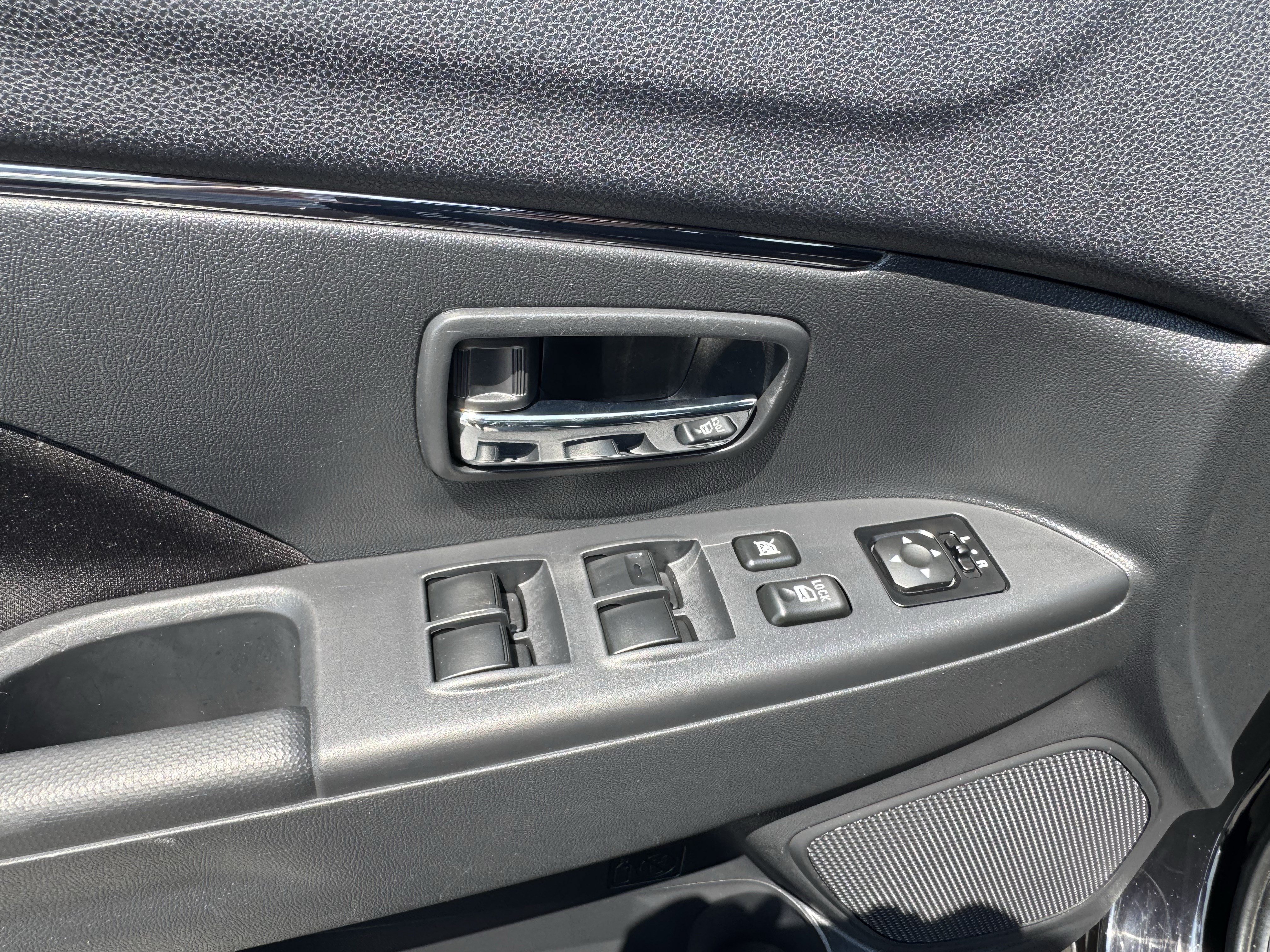 Used 2025 Mitsubishi Outlander Sport AWD image 11