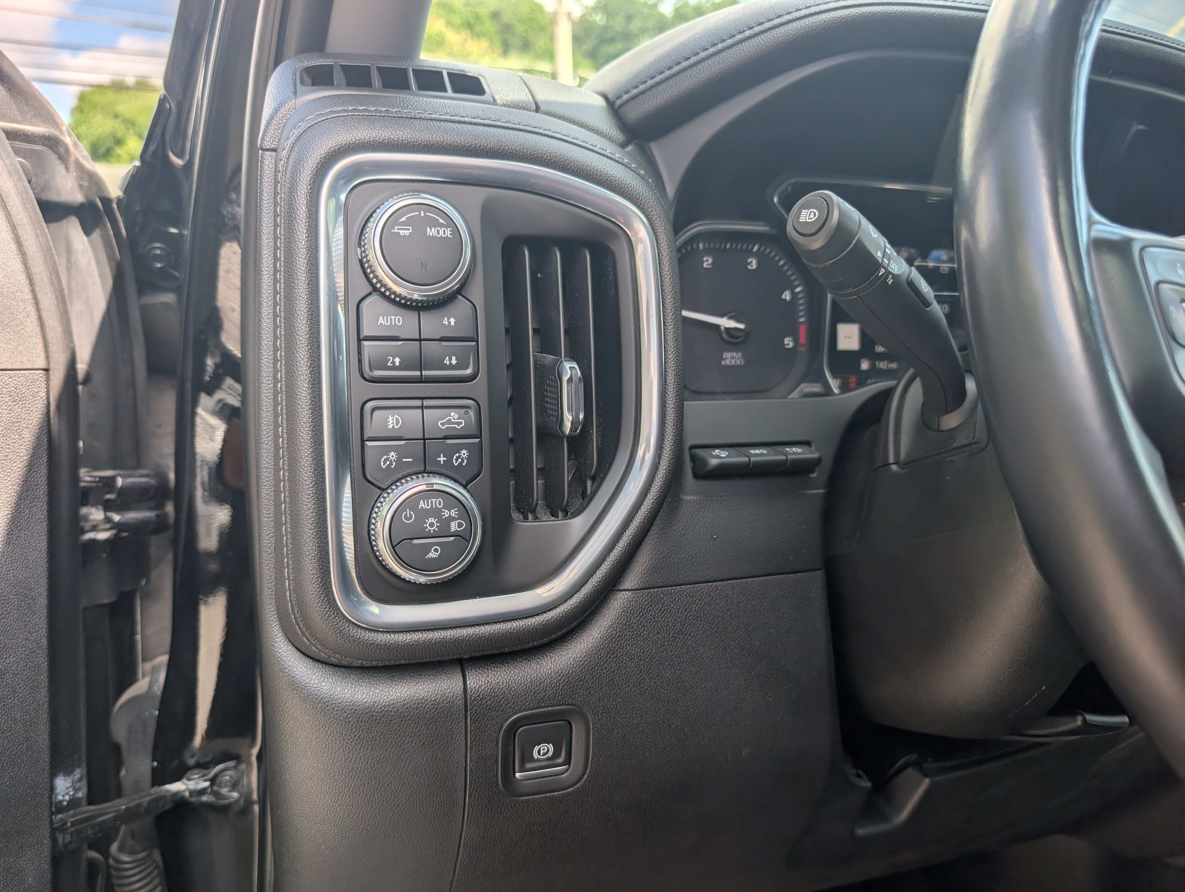 Used 2021 GMC Sierra 2500 Denali w/ Denali Ultimate Package AWD/4WD image 25