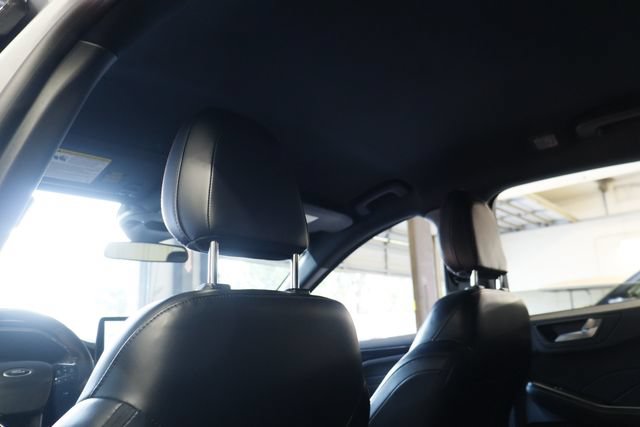 Certified 2025 Ford Escape ST-Line Select AWD/4WD image 28