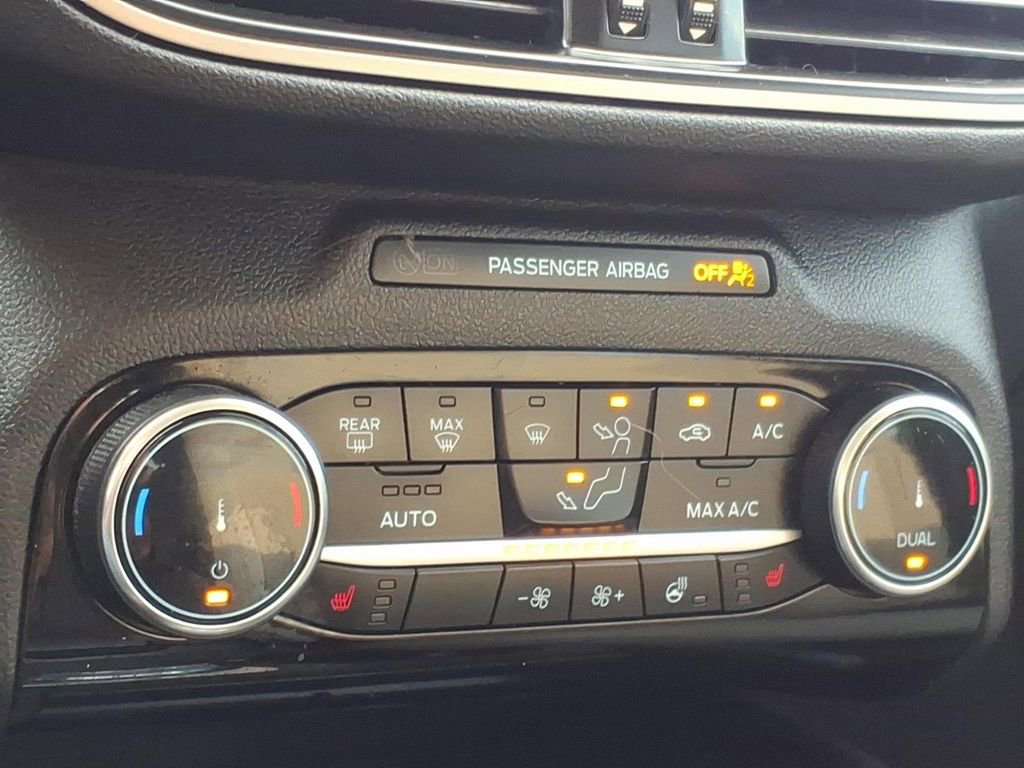 Certified 2022 Ford Escape SE w/ SE Sport Appearance Package FWD image 20