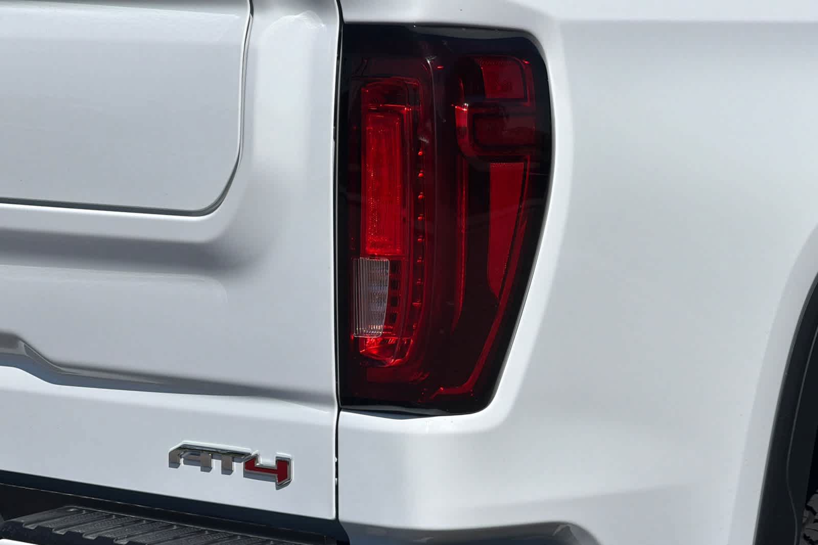 Used 2024 GMC Sierra 1500 AT4 w/ Technology Package AWD/4WD image 27
