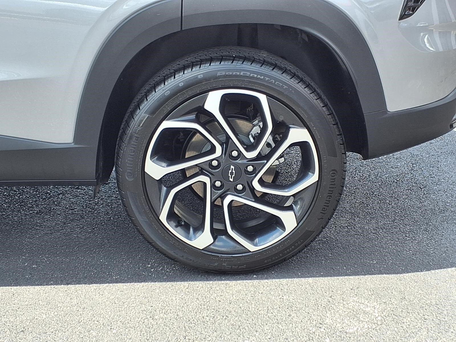 Used 2026 Chevrolet Trax RS w/ Sunroof Package FWD image 10