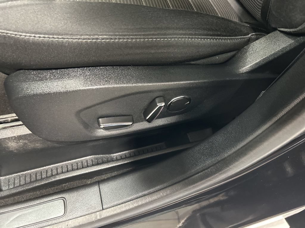Certified 2019 Ford Edge SEL AWD/4WD image 12