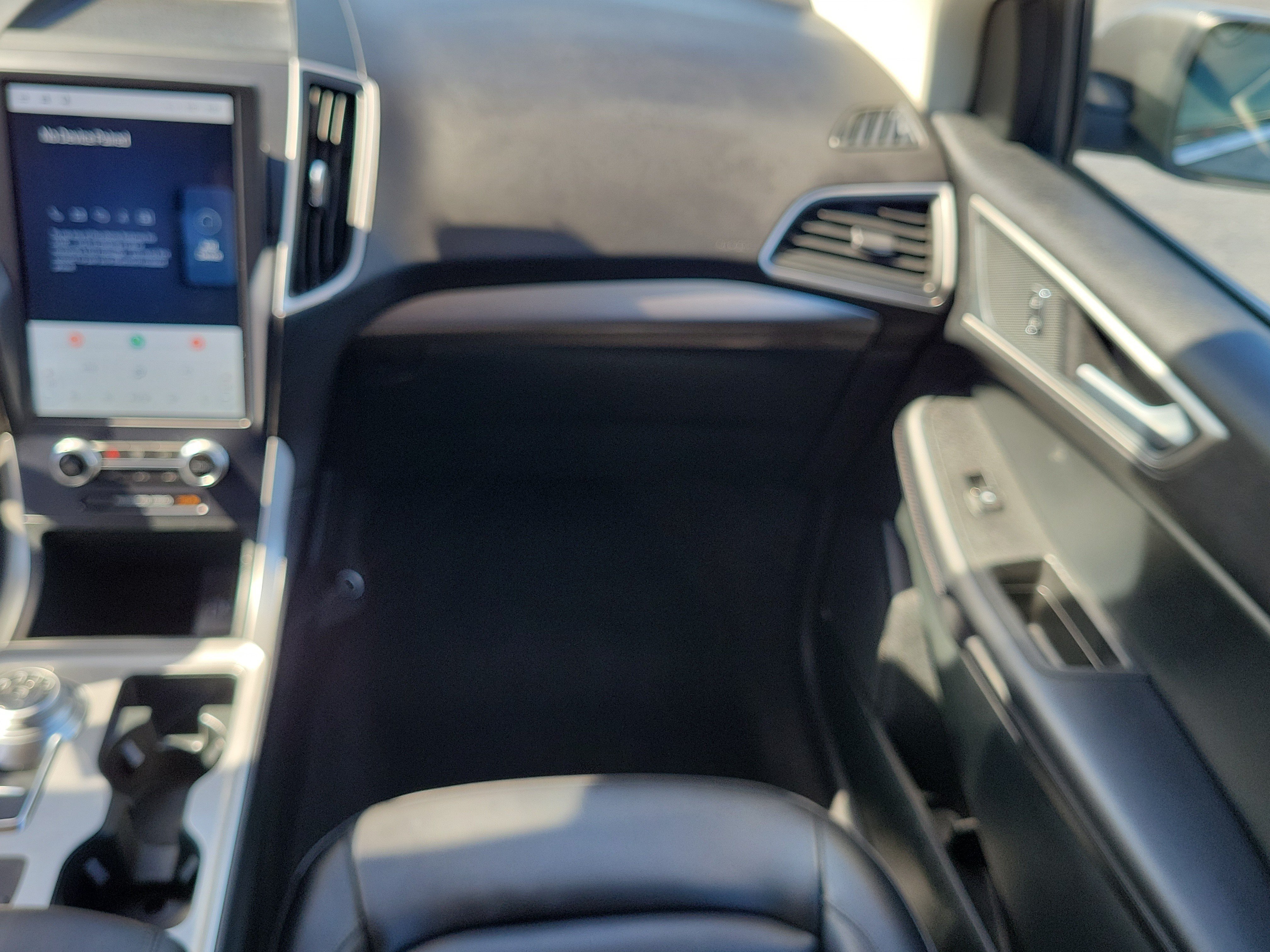 Certified 2024 Ford Edge SEL w/ Convenience Package AWD/4WD image 17