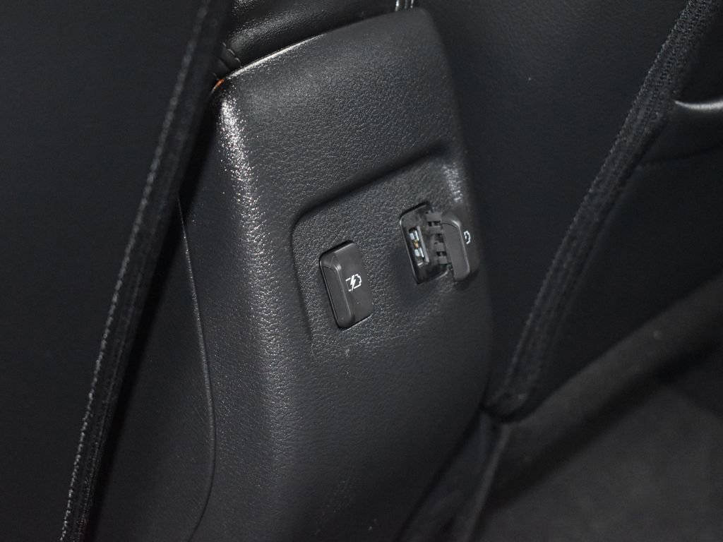 Used 2022 Nissan Kicks SR w/ Premium Package image 11