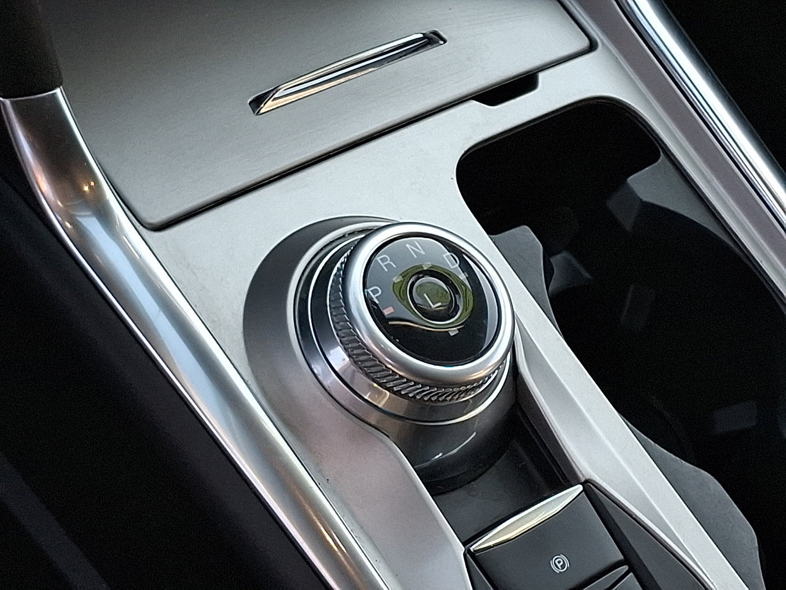 Certified 2022 Ford Explorer XLT w/ Equipment Group 202A AWD/4WD image 16