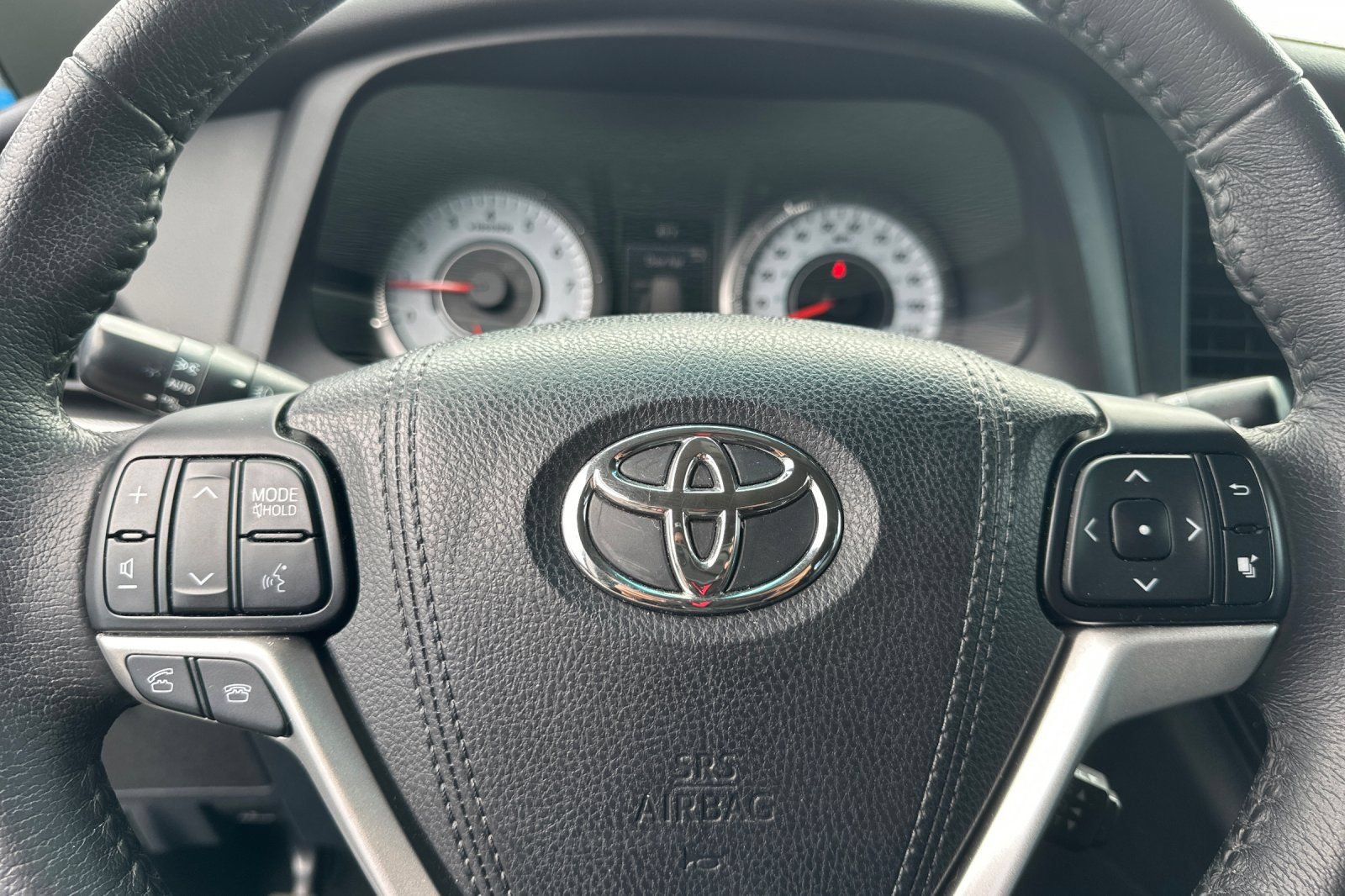 Used 2017 Toyota Sienna SE Premium FWD image 26