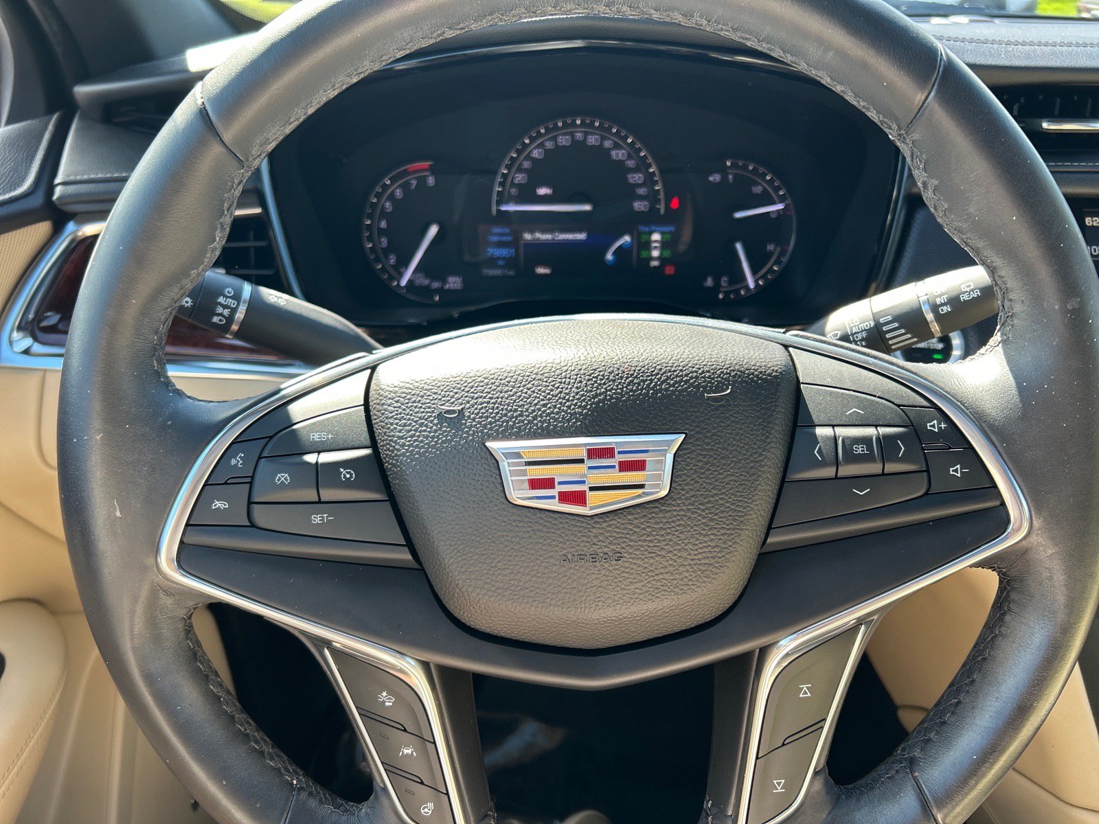 Used 2017 Cadillac XT5 Luxury w/ Driver Awareness Package AWD/4WD image 24