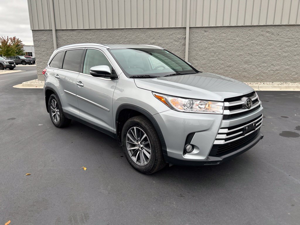 Used 2019 Toyota Highlander XLE AWD/4WD image 8
