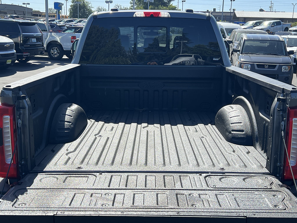 Certified 2023 Ford F350 Platinum w/ FX4 Off-Road Package AWD/4WD image 8