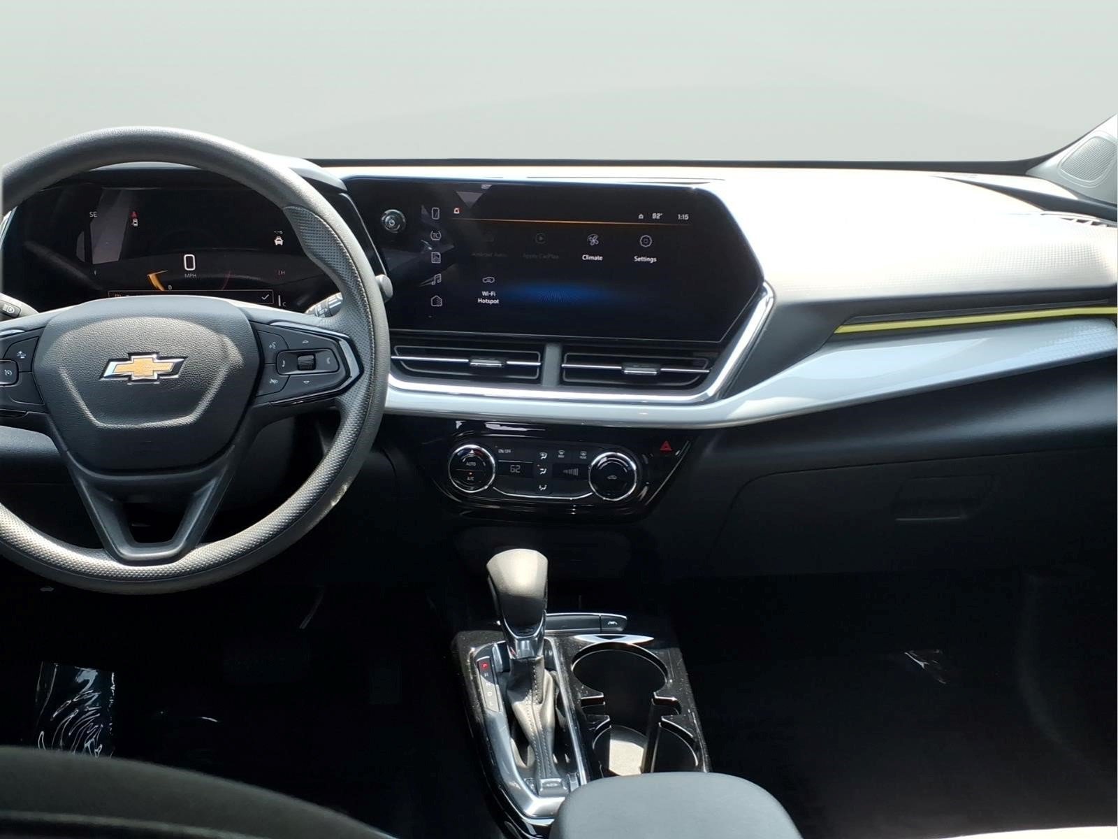 Used 2025 Chevrolet Trax LT FWD image 11