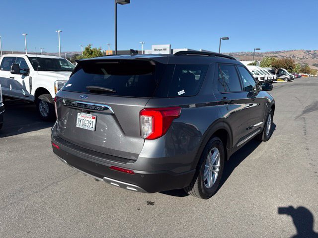 Certified 2023 Ford Explorer XLT w/ Equipment Group 202A RWD image 6