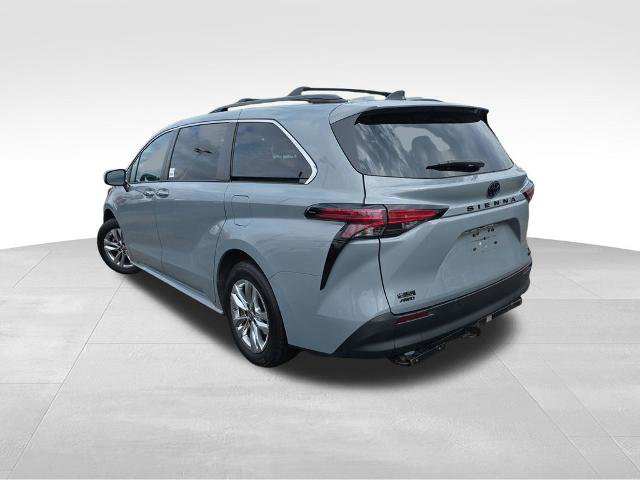 Used 2022 Toyota Sienna XLE Woodland Edition AWD/4WD image 7