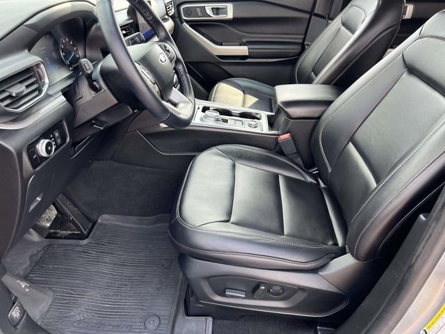 Certified 2022 Ford Explorer XLT w/ Equipment Group 202A image 23