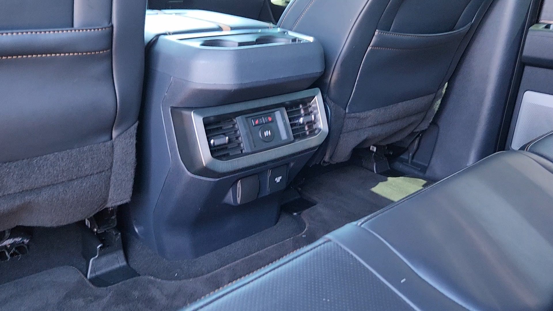 Certified 2024 Ford F250 Platinum w/ FX4 Off-Road Package AWD/4WD image 18