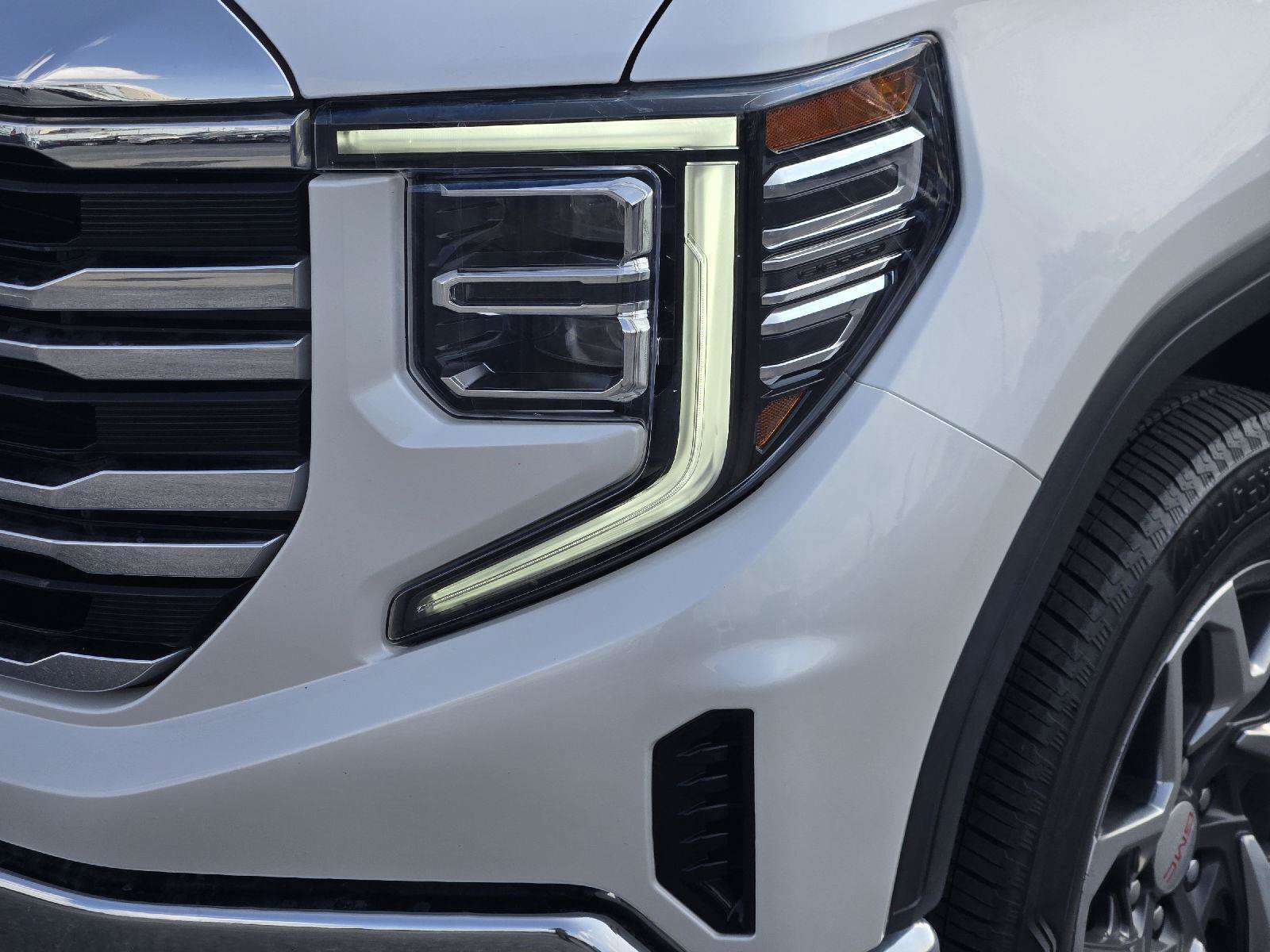 Used 2024 GMC Sierra 1500 SLT RWD image 10