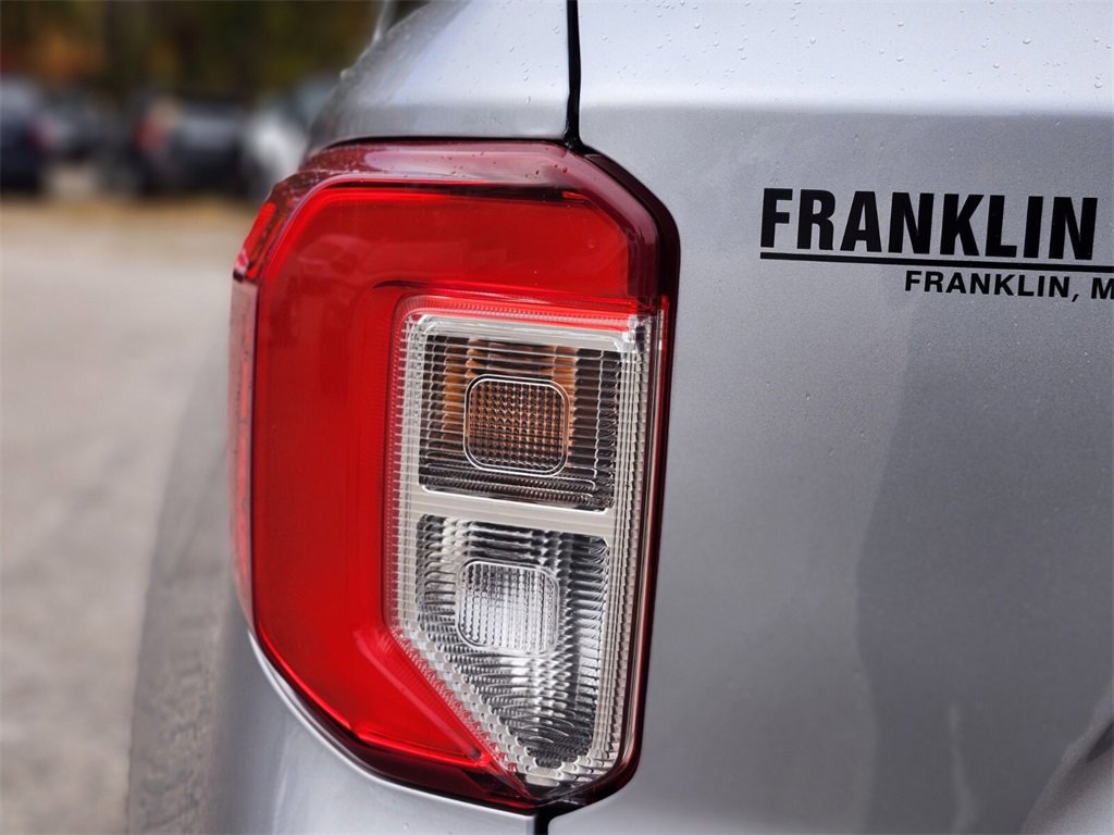 Certified 2022 Ford Explorer XLT w/ Equipment Group 202A image 9