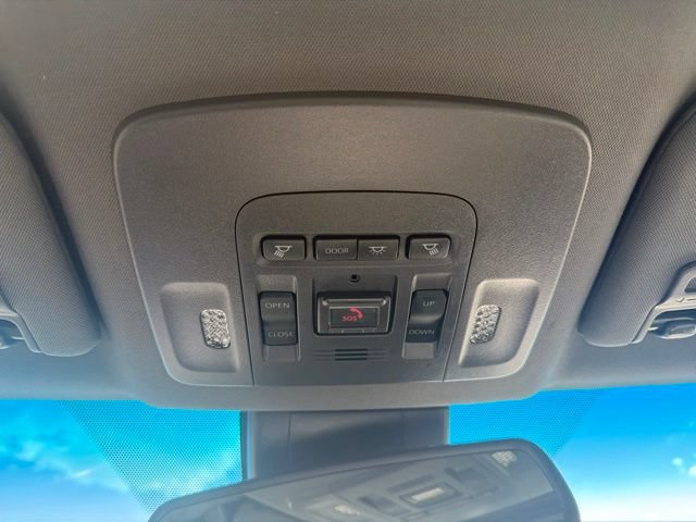 Used 2022 Toyota Avalon XLE w/ Moonroof Package FWD image 28