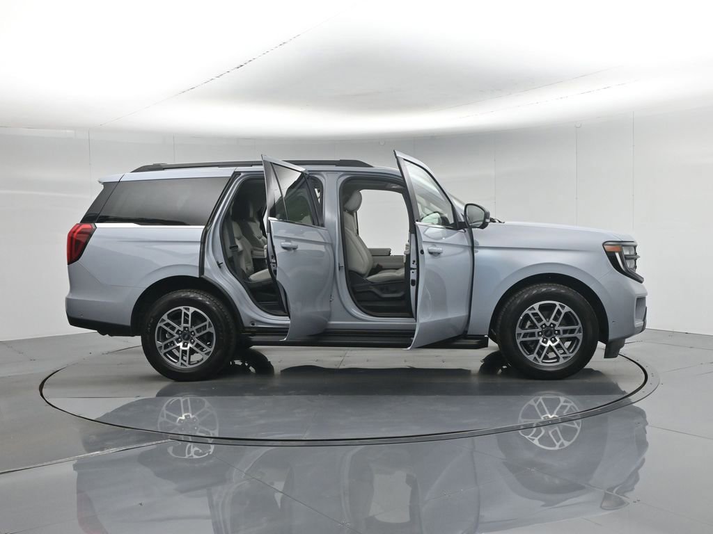 Certified 2025 Ford Expedition Active AWD/4WD image 60
