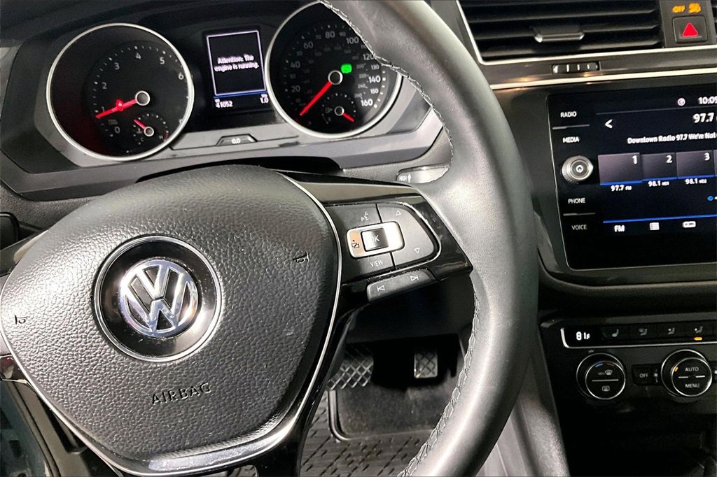 Used 2020 Volkswagen Tiguan SE image 15