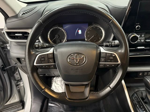 Used 2023 Toyota Highlander XLE image 22