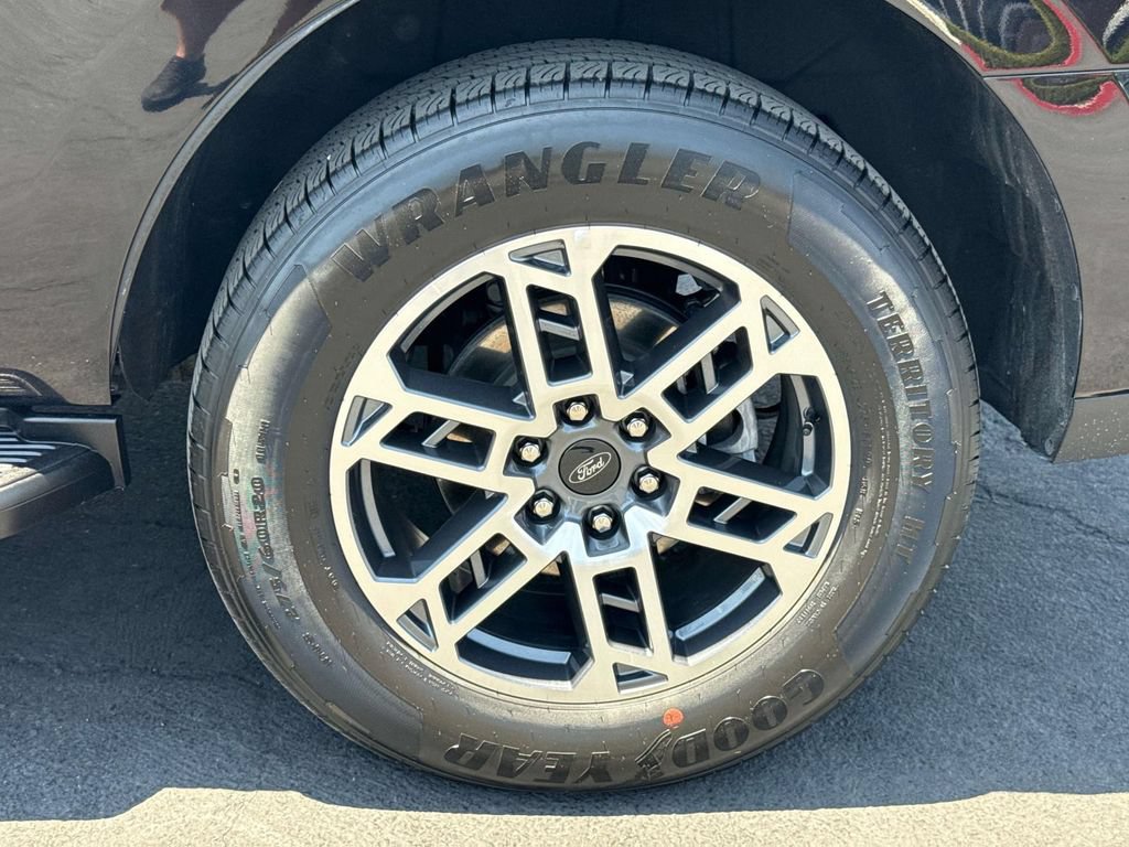Certified 2025 Ford Expedition Active RWD image 32