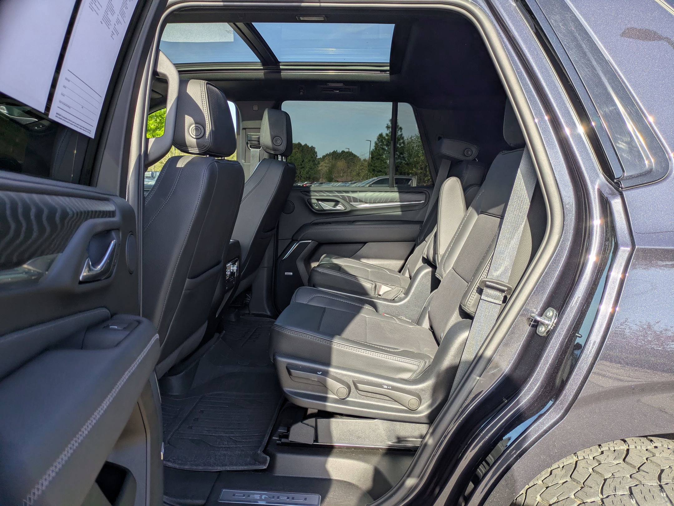 Used 2023 GMC Yukon Denali w/ LPO, Floor Liner Package AWD/4WD image 28