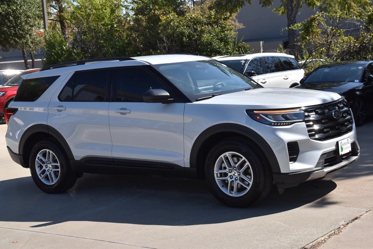 Certified 2026 Ford Explorer Active RWD image 5