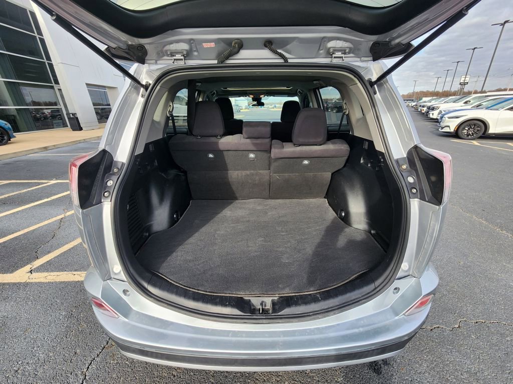 Used 2018 Toyota RAV4 XLE image 20