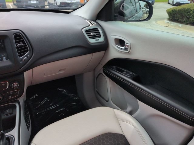 Used 2020 Jeep Compass Latitude FWD image 17