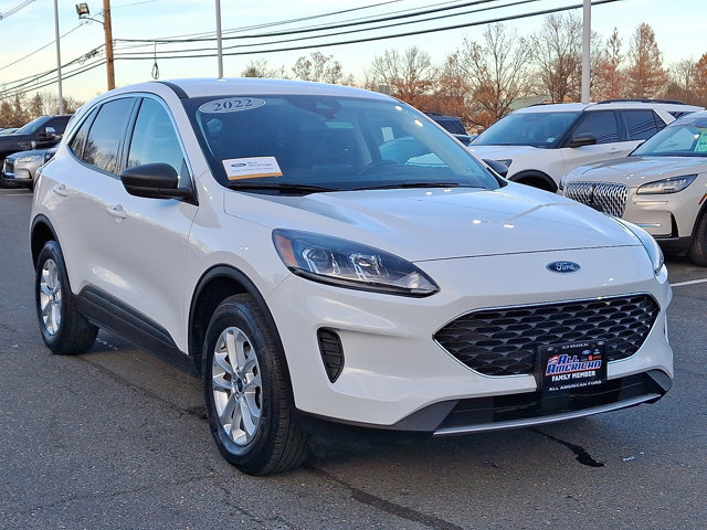 Certified 2022 Ford Escape SE w/ Cold Weather Package image 2