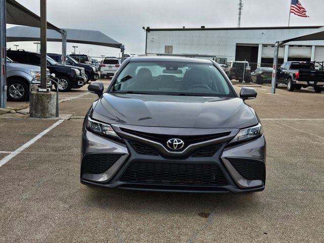 Used 2023 Toyota Camry SE video 2