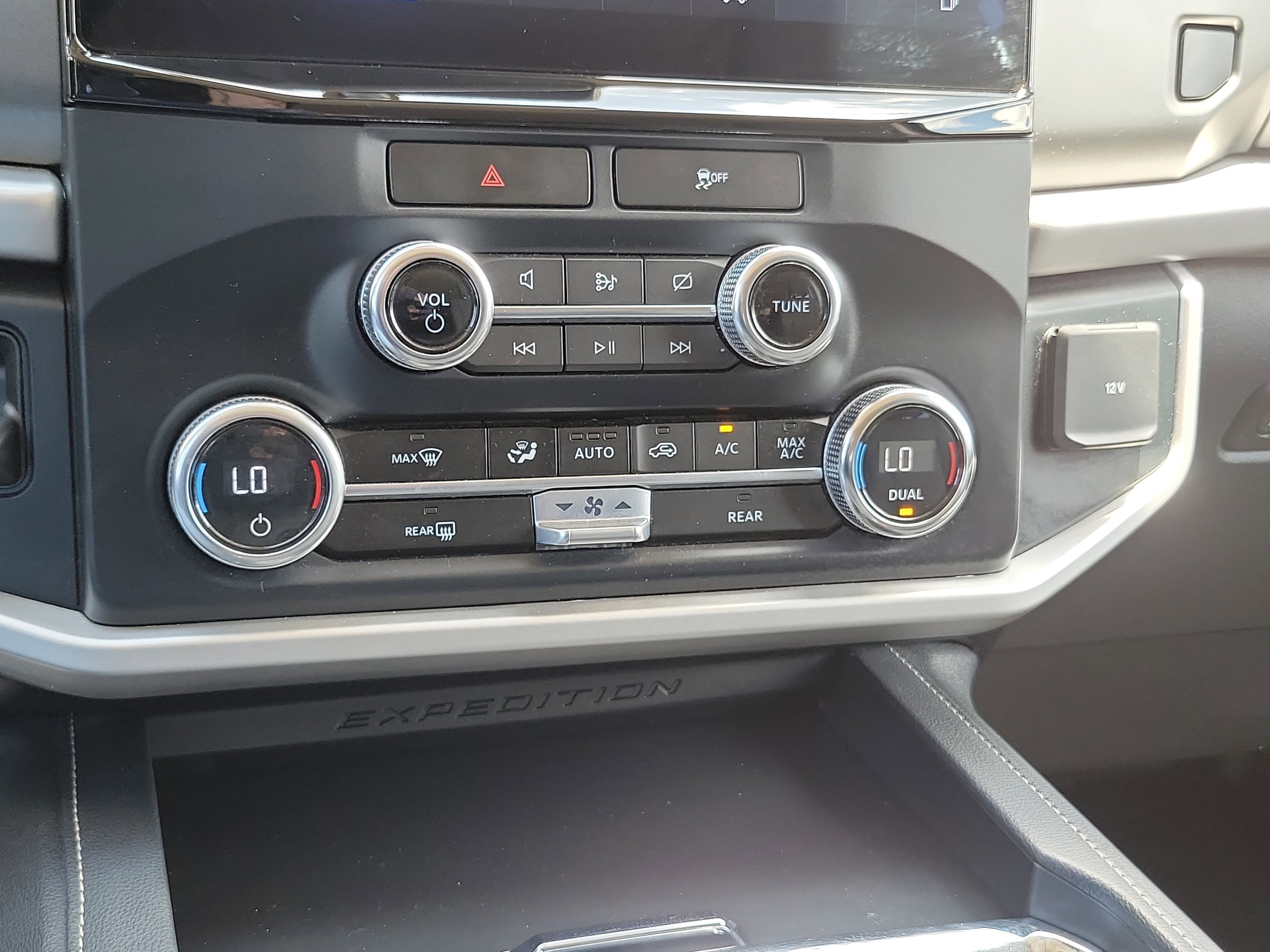 Certified 2023 Ford Expedition XLT RWD image 25