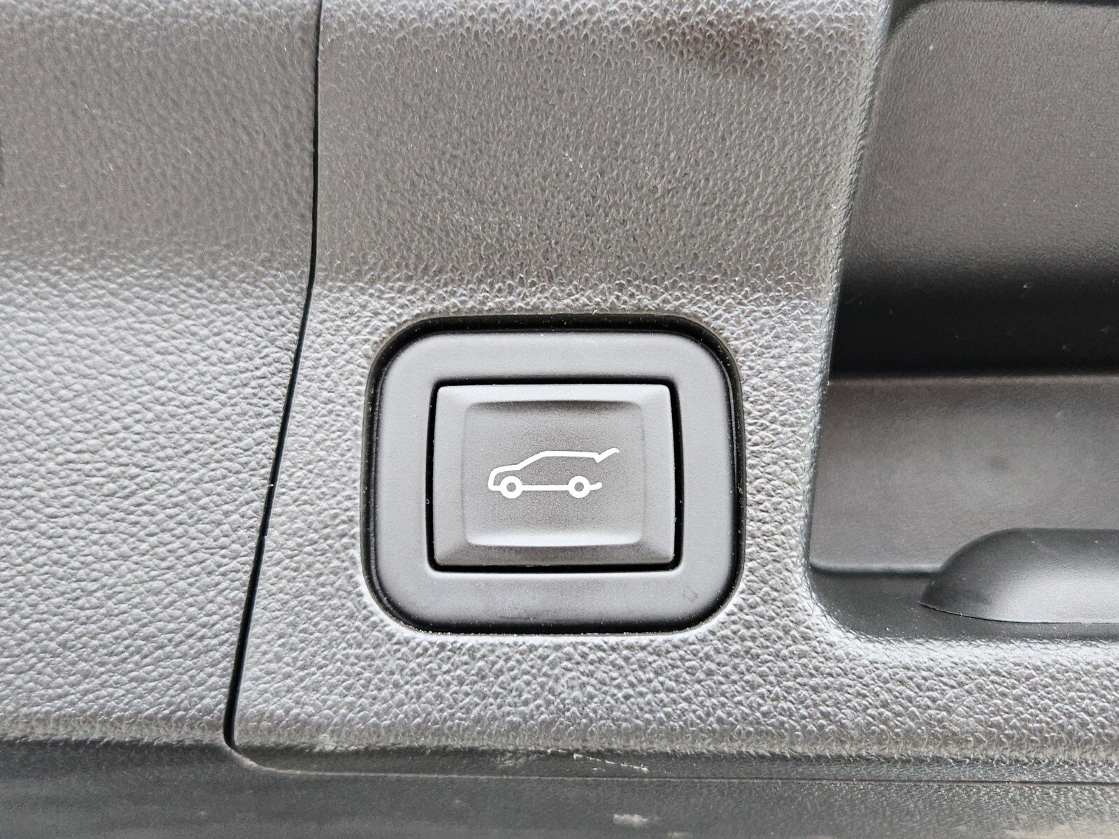 Used 2023 GMC Acadia AT4 w/ Technology Package image 32