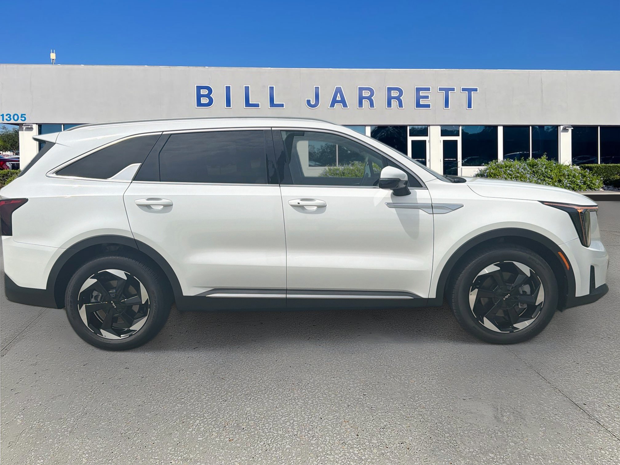 Used 2025 Kia Sorento EX w/ EX Panoramic Sunroof Package FWD image 4