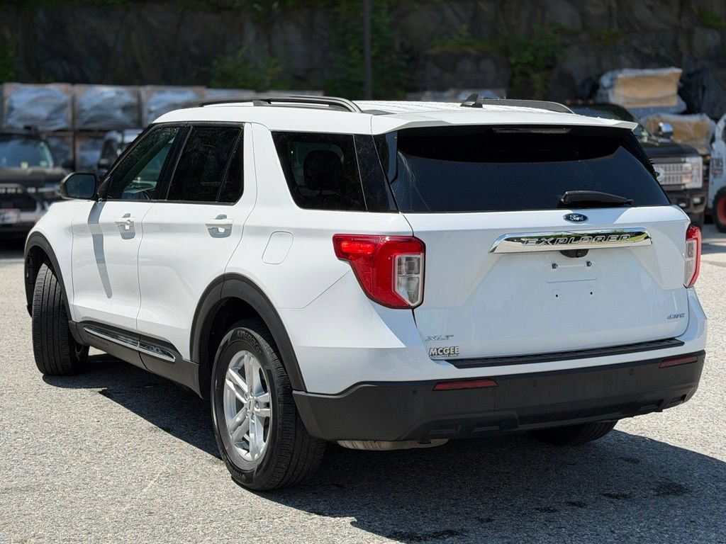 Certified 2021 Ford Explorer XLT AWD/4WD image 3