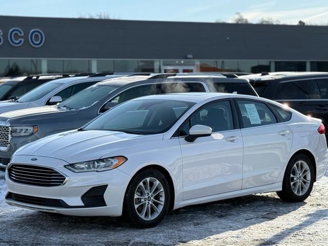 Certified 2020 Ford Fusion SE image 2