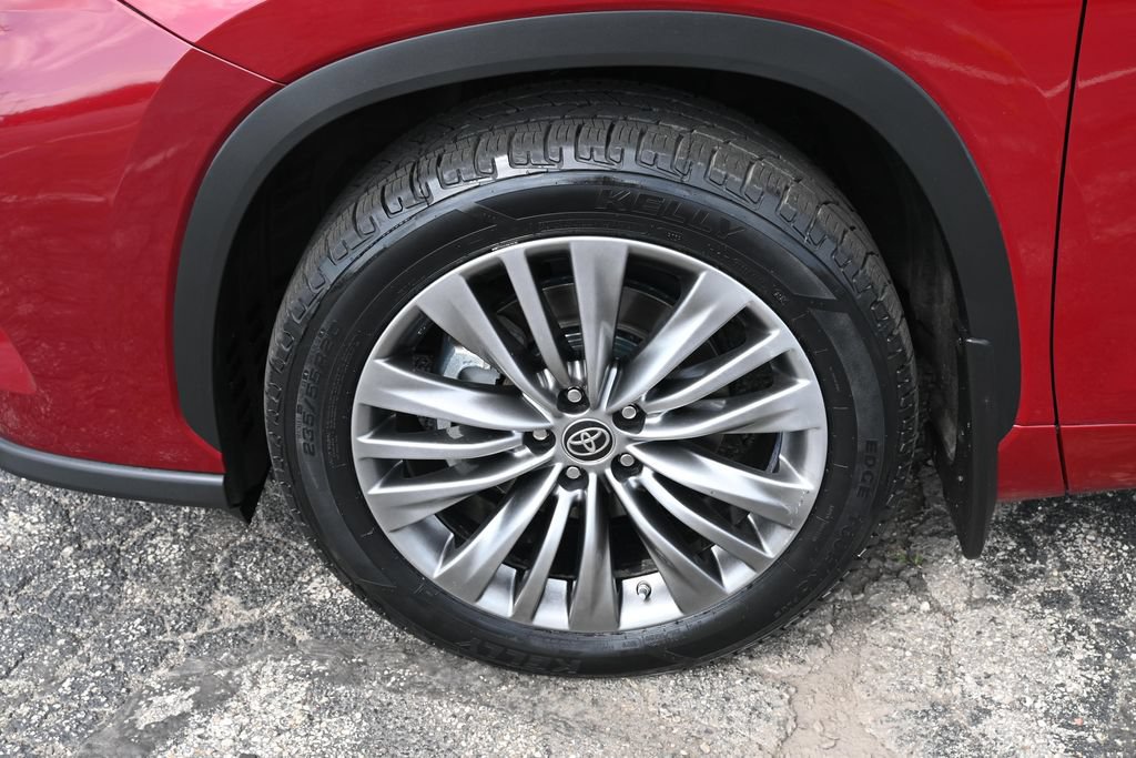 Used 2021 Toyota Highlander Platinum AWD/4WD image 14