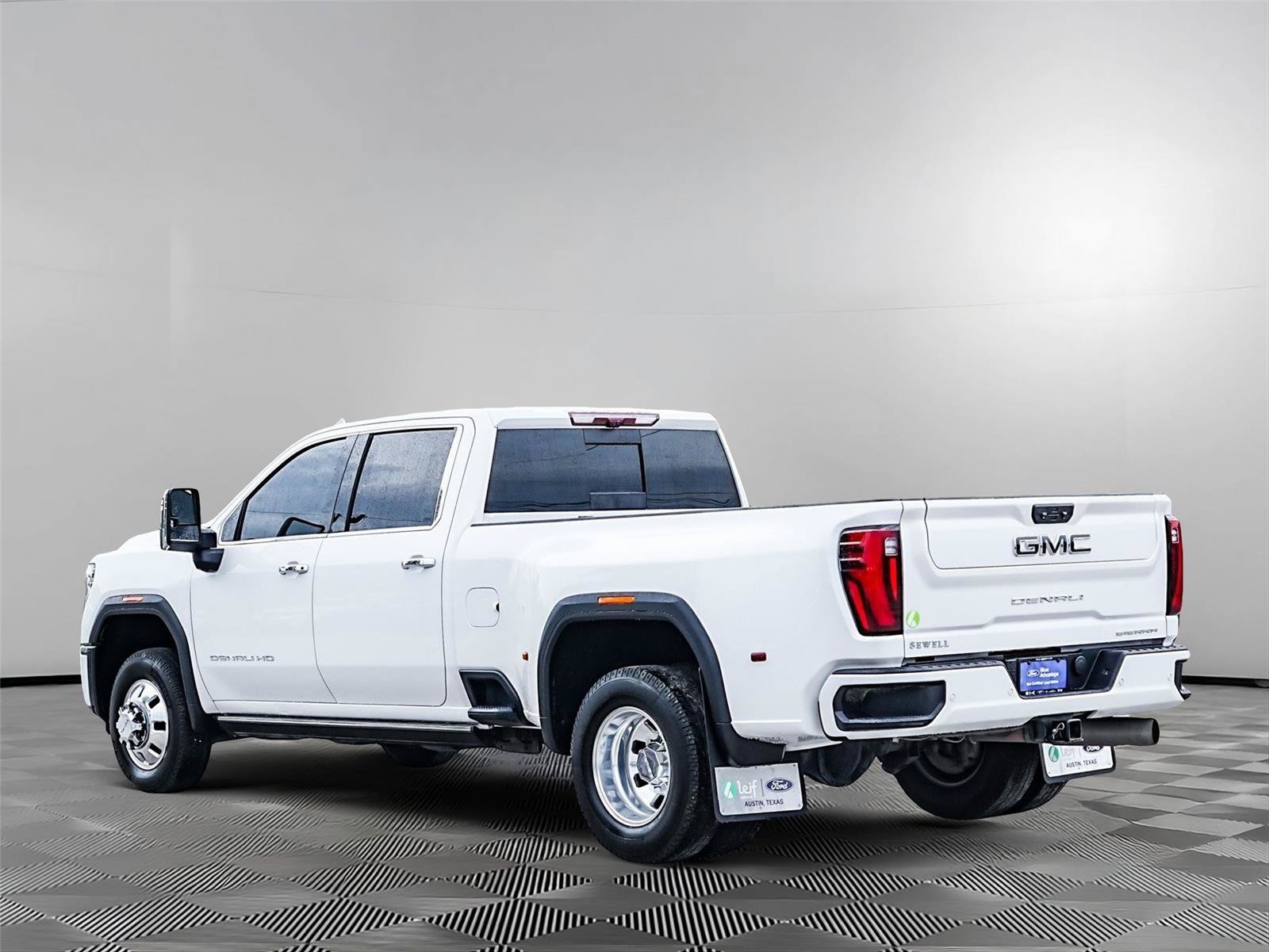 Used 2025 GMC Sierra 3500 Denali Ultimate AWD/4WD image 5