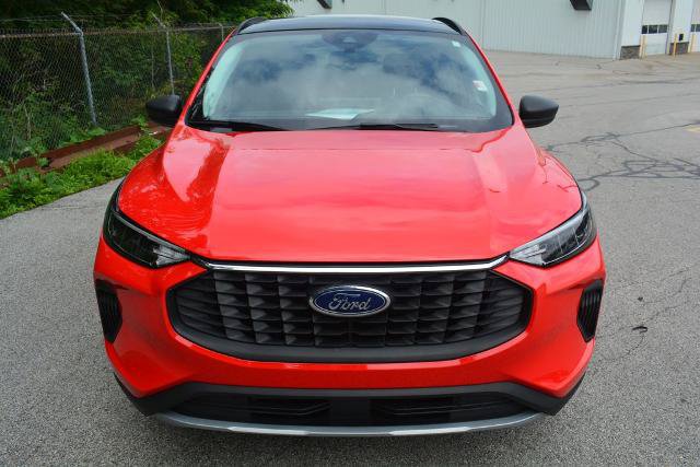 Certified 2024 Ford Escape Active w/ Tech Pack #1 AWD/4WD image 2