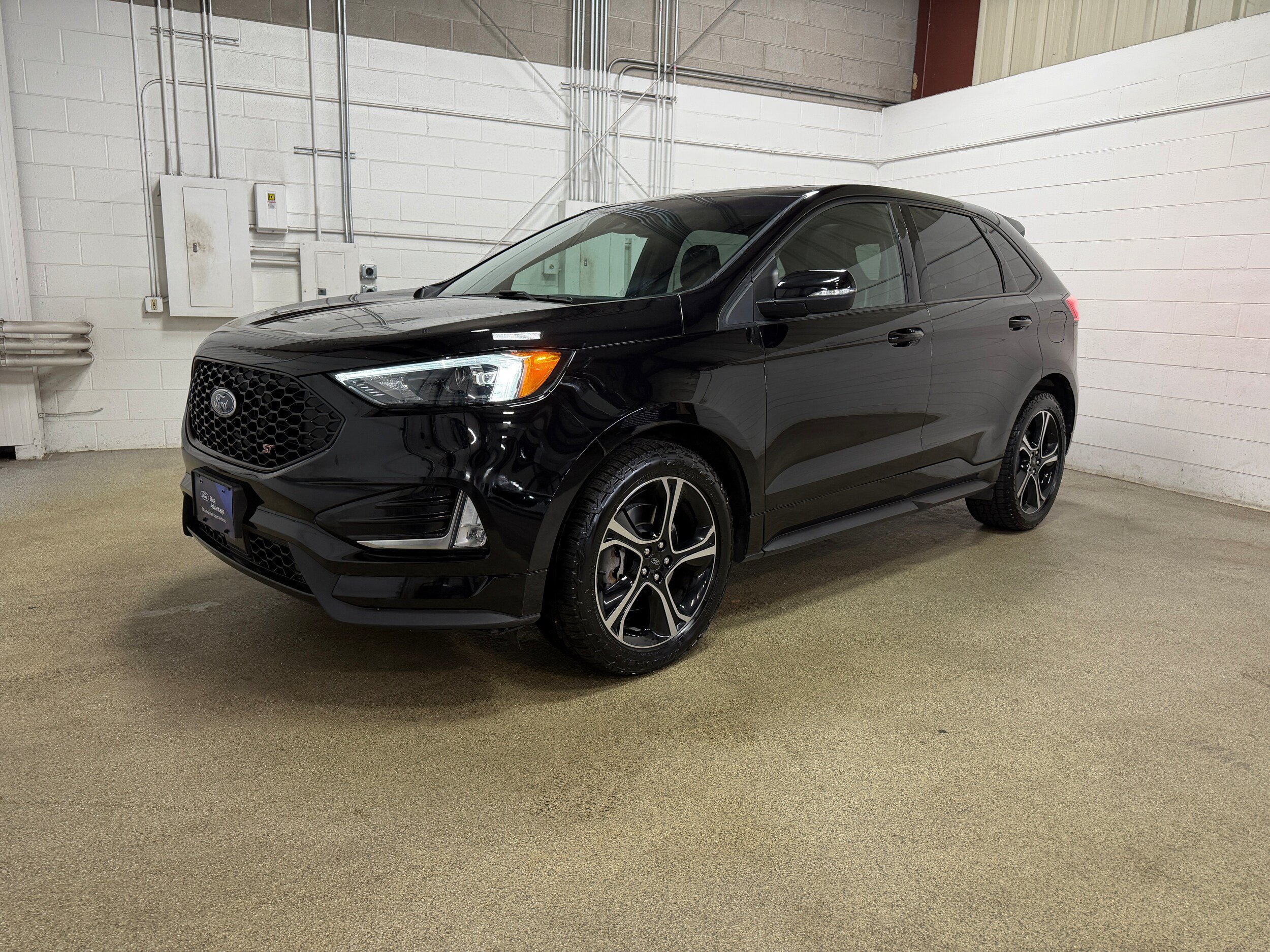 Certified 2020 Ford Edge ST w/ Cold Weather Package AWD/4WD image 2