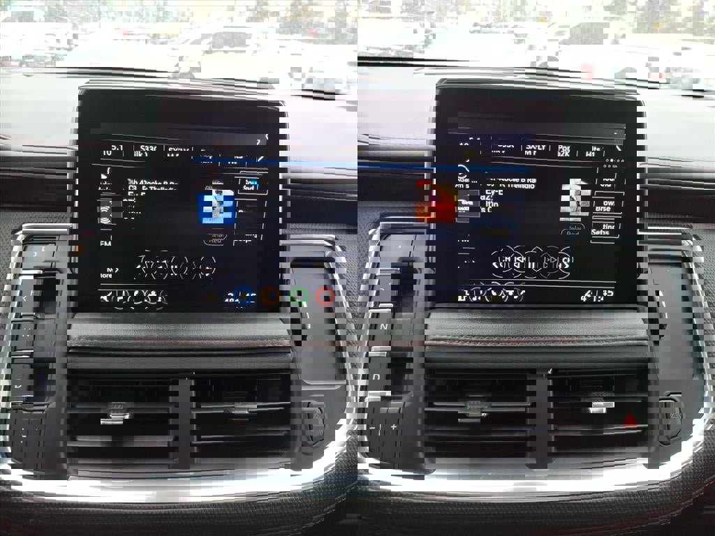 Used 2021 Chevrolet Suburban RST w/ Luxury Package image 19